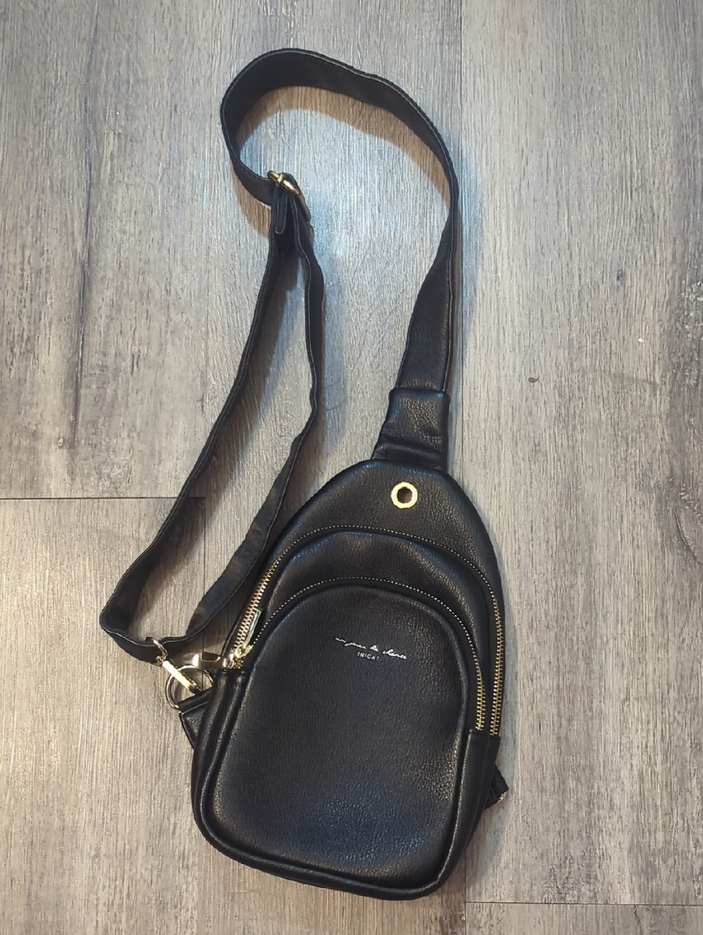 Inicat Crossbody Sling Bag NWOT